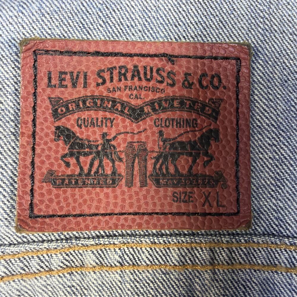 Levi's women's NBA Chicago Bulls XL Denim Jean Jacket Trucker Patches basketball - Picture 3 of 11